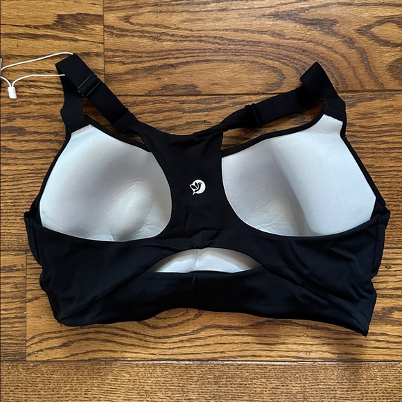 Classic Black Women's Sports Bra - Picture 2 of 3